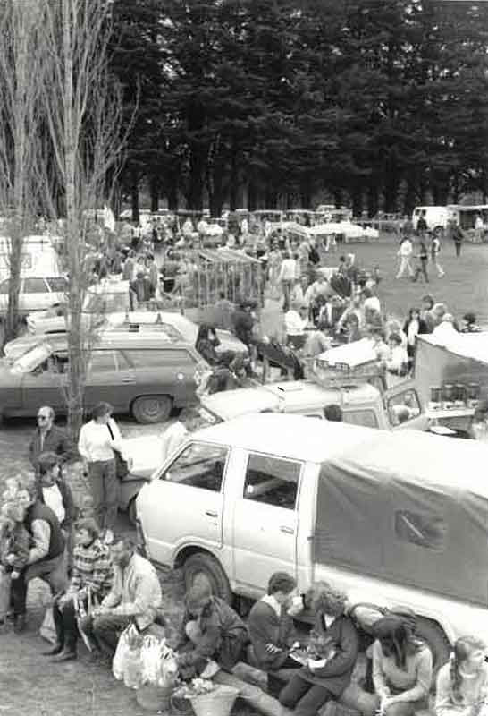 Red Hill Community Market patrons